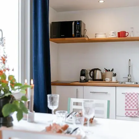 Huswell - The Jungle' In The Heart Of