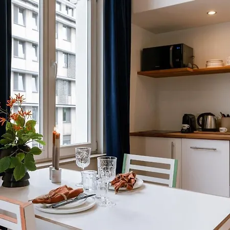 Huswell - The Jungle' In The Heart Of Apartamento Gante