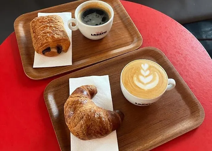 Huswell - The Jungle' In The Heart Of Apartamento