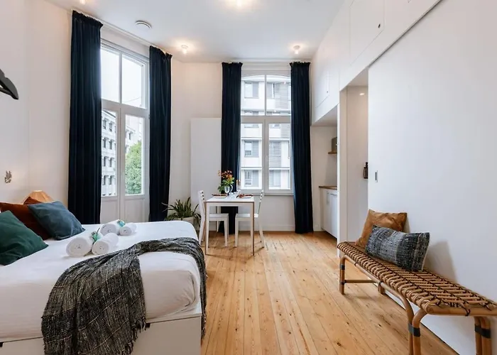 Huswell - The Jungle' In The Heart Of Apartamento *