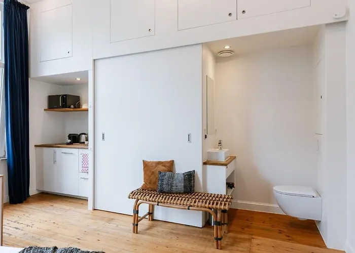 Huswell - The Jungle' In The Heart Of Apartamento